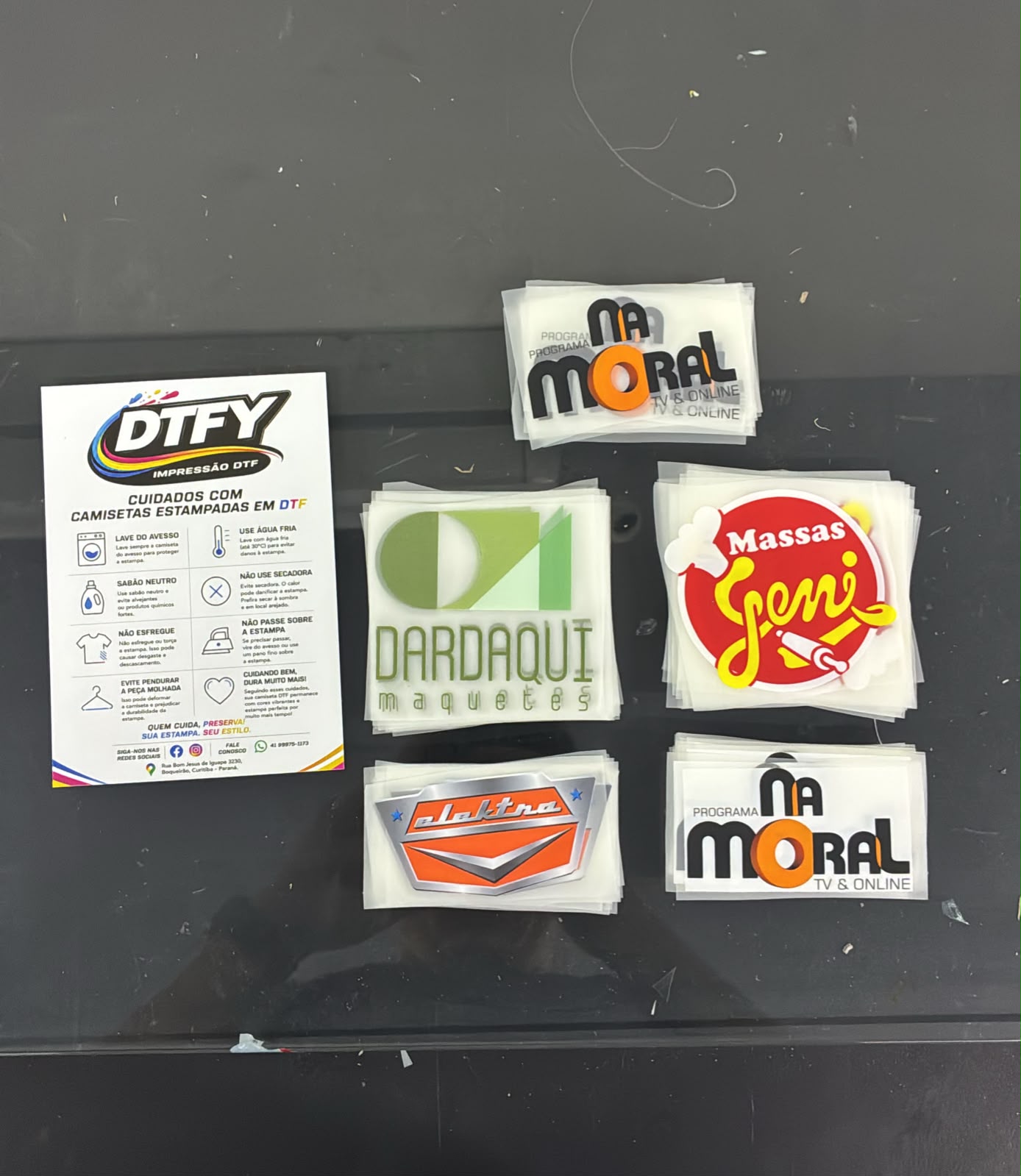 Pedido real de etiquetas DTF entregue pela DTFY